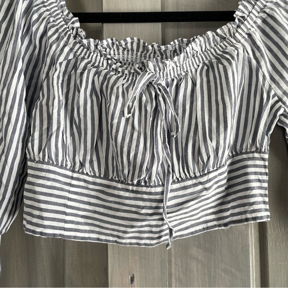 Aerie Crop seersucker striped peasant‎ top navy and white size XS - Picture 3 of 8